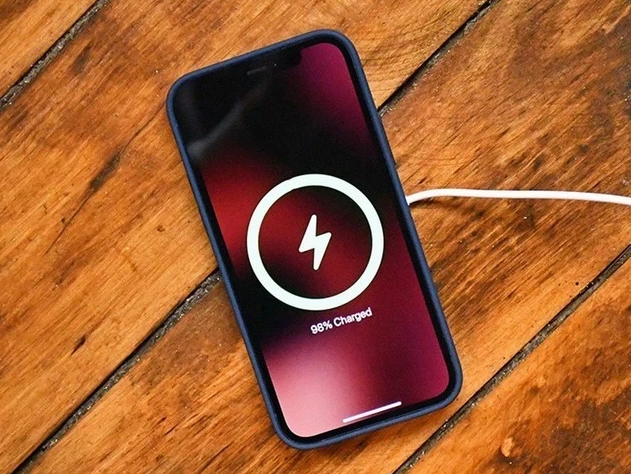 上安乡苹果手机维修分享iPhone 12可以随便充电吗 